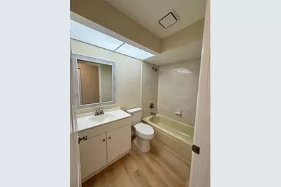 3541 65th Avenue Circle E, Sarasota, FL 34243 - Photo 9