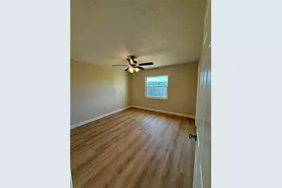 3541 65th Avenue Circle E, Sarasota, FL 34243 - Photo 13