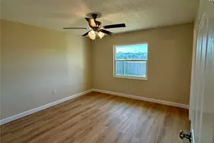 3541 65th Ave Cir E, Sarasota, FL 34243 - Photo 13