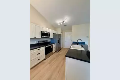 3541 65th Avenue Circle E, Sarasota, FL 34243 - Photo 7