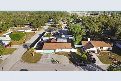 2490 Huffton Circle, Sarasota, FL 34235 - Photo 31