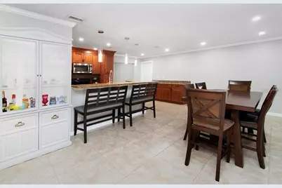 2490 Huffton Circle, Sarasota, FL 34235 - Photo 3