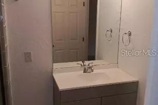 2281 Lockwood Meadows Dr, Sarasota, FL 34234 - Photo 11