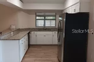 2281 Lockwood Meadows Dr, Sarasota, FL 34234 - Photo 7