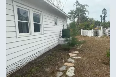 617 Siesta Drive, Sarasota, FL 34242 - Photo 3