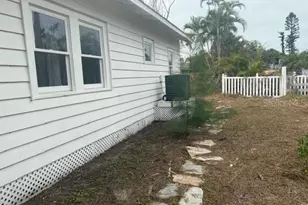 617 Siesta Dr, Sarasota, FL 34242 - Photo 3