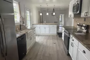 617 Siesta Dr, Sarasota, FL 34242 - Photo 7