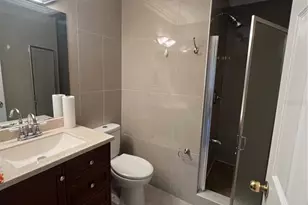 218 Amherst Ave, Sarasota, FL 34232 - Photo 13