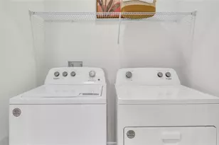 4100 Gold Dust Ln, Sarasota, FL 34243 - Photo 17