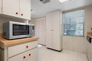 1235 Tallywood Dr, Sarasota, FL 34237 - Photo 15