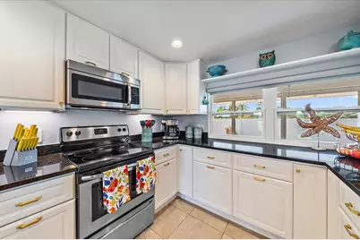 6841 Roxbury Drive, Sarasota, FL 34231 - Photo 15