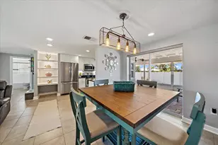 6841 Roxbury Dr, Sarasota, FL 34231 - Photo 11