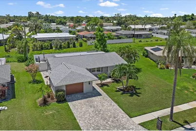 6841 Roxbury Drive, Sarasota, FL 34231 - Photo 35