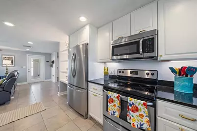 6841 Roxbury Drive, Sarasota, FL 34231 - Photo 17