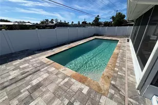 6841 Roxbury Dr, Sarasota, FL 34231 - Photo 33