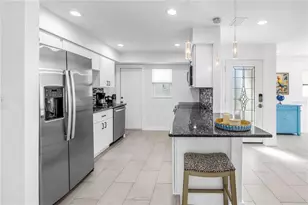 111 Whispering Sands Cir, Sarasota, FL 34242 - Photo 7