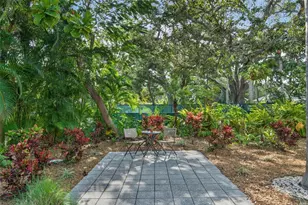 1617 Palmetto Ln, Sarasota, FL 34236 - Photo 5