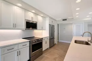 2425 Gulf Of Mexico Dr, Longboat Key, FL 34228 - Photo 9