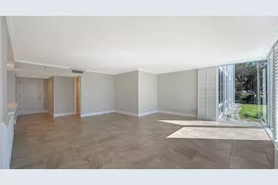 2425 Gulf Of Mexico Drive #1B, Longboat Key, FL 34228 - Photo 5