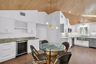 6851 Longboat Dr S, Longboat Key, FL 34228 - Photo 5