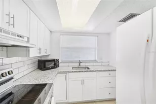 2300 Stickney Point Rd, Sarasota, FL 34231 - Photo 9