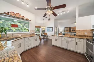 1713 Fiesta Dr, Sarasota, FL 34231 - Photo 13