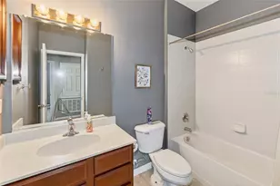 3685 Parkridge Cir, Sarasota, FL 34243 - Photo 19