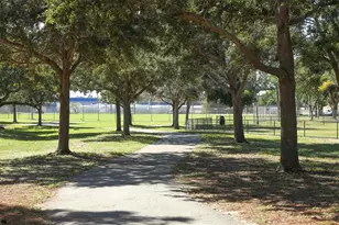 2105 39th St W, Bradenton, FL 34205 - Photo 57