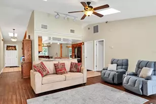 2105 39th St W, Bradenton, FL 34205 - Photo 15