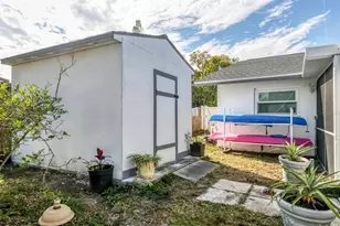 2105 39th St W, Bradenton, FL 34205 - Photo 45