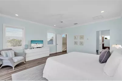 5710 Carissa Street, Holmes Beach, FL 34217 - Photo 25