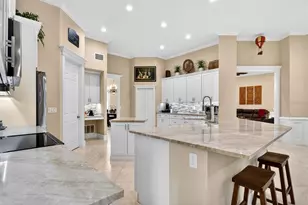 6677 Mandarin Rd, Sarasota, FL 34238 - Photo 13