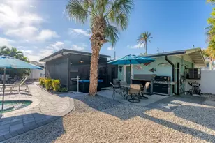 154 Crescent Dr, Anna Maria, FL 34216 - Photo 55