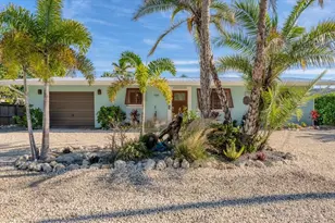 154 Crescent Dr, Anna Maria, FL 34216 - Photo 1