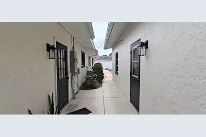 1016 Rhodes Avenue, Sarasota, FL 34237 - Photo 3