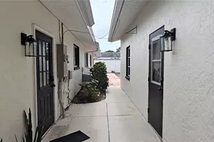 1016 Rhodes Ave, Sarasota, FL 34237 - Photo 3