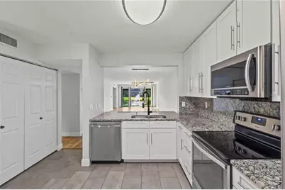 5618 Ashton Lake Drive #5618, Sarasota, FL 34231 - Photo 7