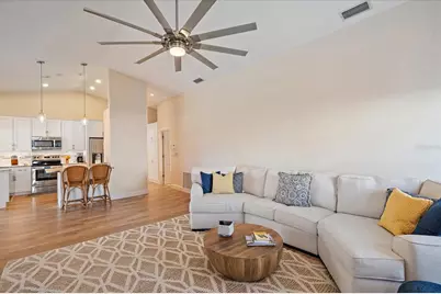 4424 Diamond Circle W, Sarasota, FL 34233 - Photo 9