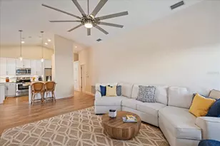 4424 Diamond Cir W, Sarasota, FL 34233 - Photo 9