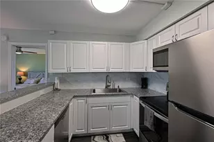 2901 26th St W, Bradenton, FL 34205 - Photo 13