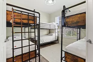 2235 Terracina Dr, Venice, FL 34292 - Photo 13