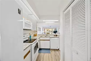 433 Cerromar Ln, Venice, FL 34293 - Photo 15