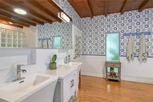 3615 Flores Ave, Sarasota, FL 34239 - Photo 15