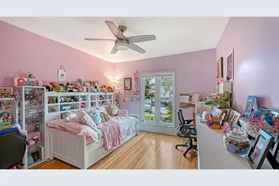 3615 Flores Avenue, Sarasota, FL 34239 - Photo 17