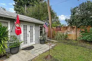 3615 Flores Ave, Sarasota, FL 34239 - Photo 29