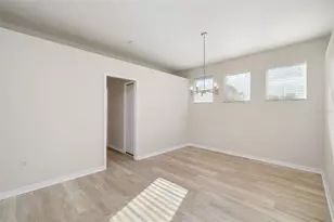 5166 Magnolia Pond Dr, Sarasota, FL 34233 - Photo 7