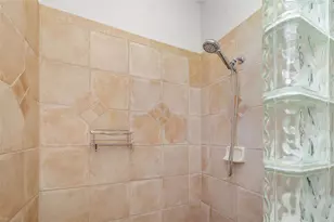 5166 Magnolia Pond Dr, Sarasota, FL 34233 - Photo 27