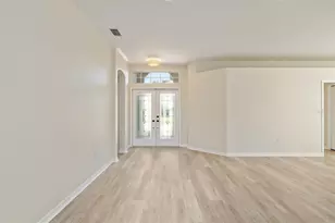 5166 Magnolia Pond Dr, Sarasota, FL 34233 - Photo 5