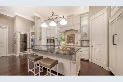 1732 Cunliff Lane, Sarasota, FL 34239 - Photo 9