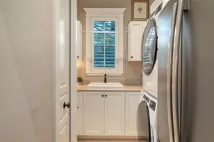 1732 Cunliff Ln, Sarasota, FL 34239 - Photo 29